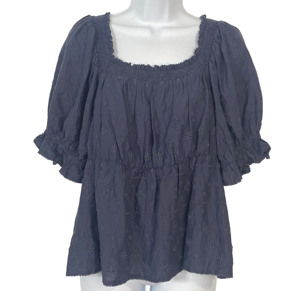 Old Navy Womens Blouse Eyelet Smocked Puff Sleeve M Navy Cottagecore Boho Peplum - Picture 1 of 4